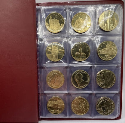 Klaser na monety 96 okienko 33x33 mm bordowy